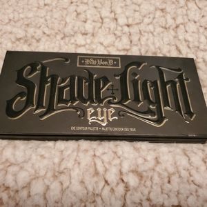 💜SALE💜Kat Von D Shade and Light Eye Palette